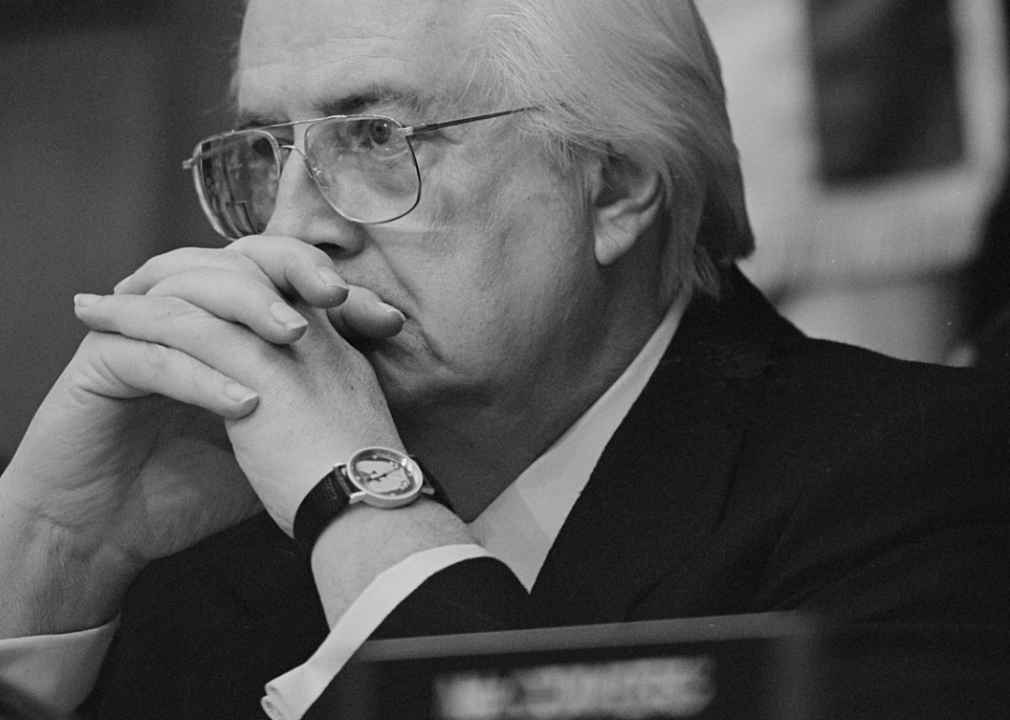 1998: Henry Hyde questions President Bill Clinton in his impeachment inquiry